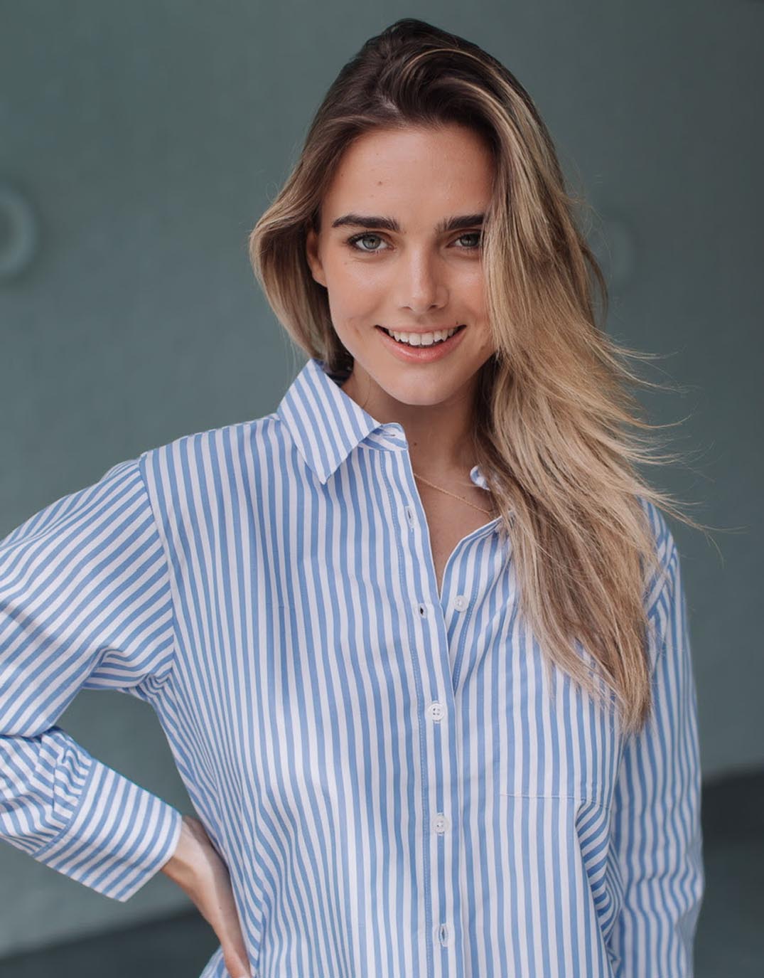 Romi Roll Tab Shirt - Blue/White