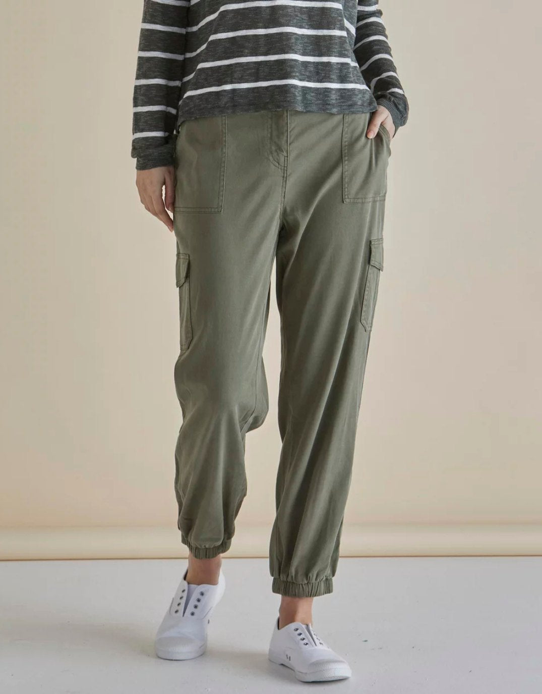 betty-basics-lacey-lyocell-cargo-jogger-khaki-womens-clothing
