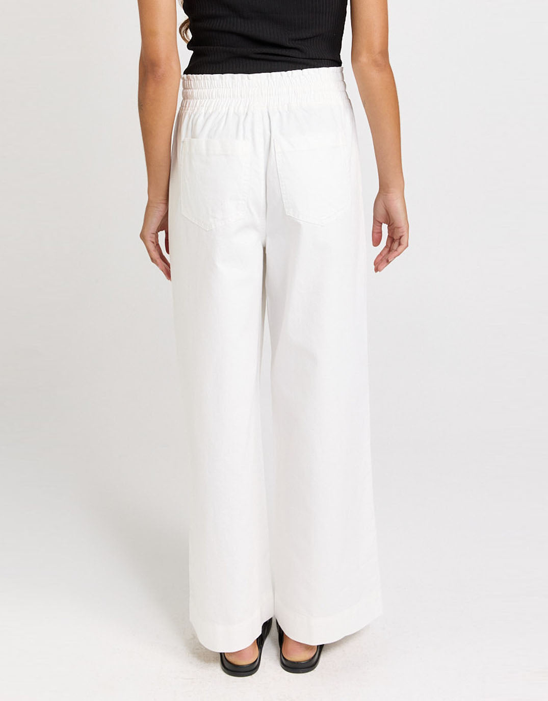 Safra Relax Leg Jean - White