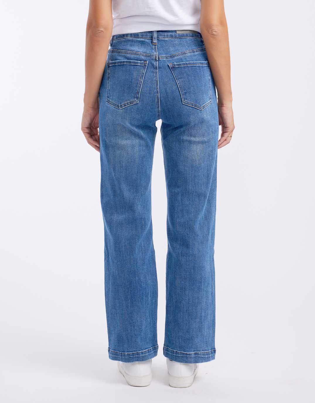 country-denim-stretch-straight-leg-jean-light-blue-womens-clothing