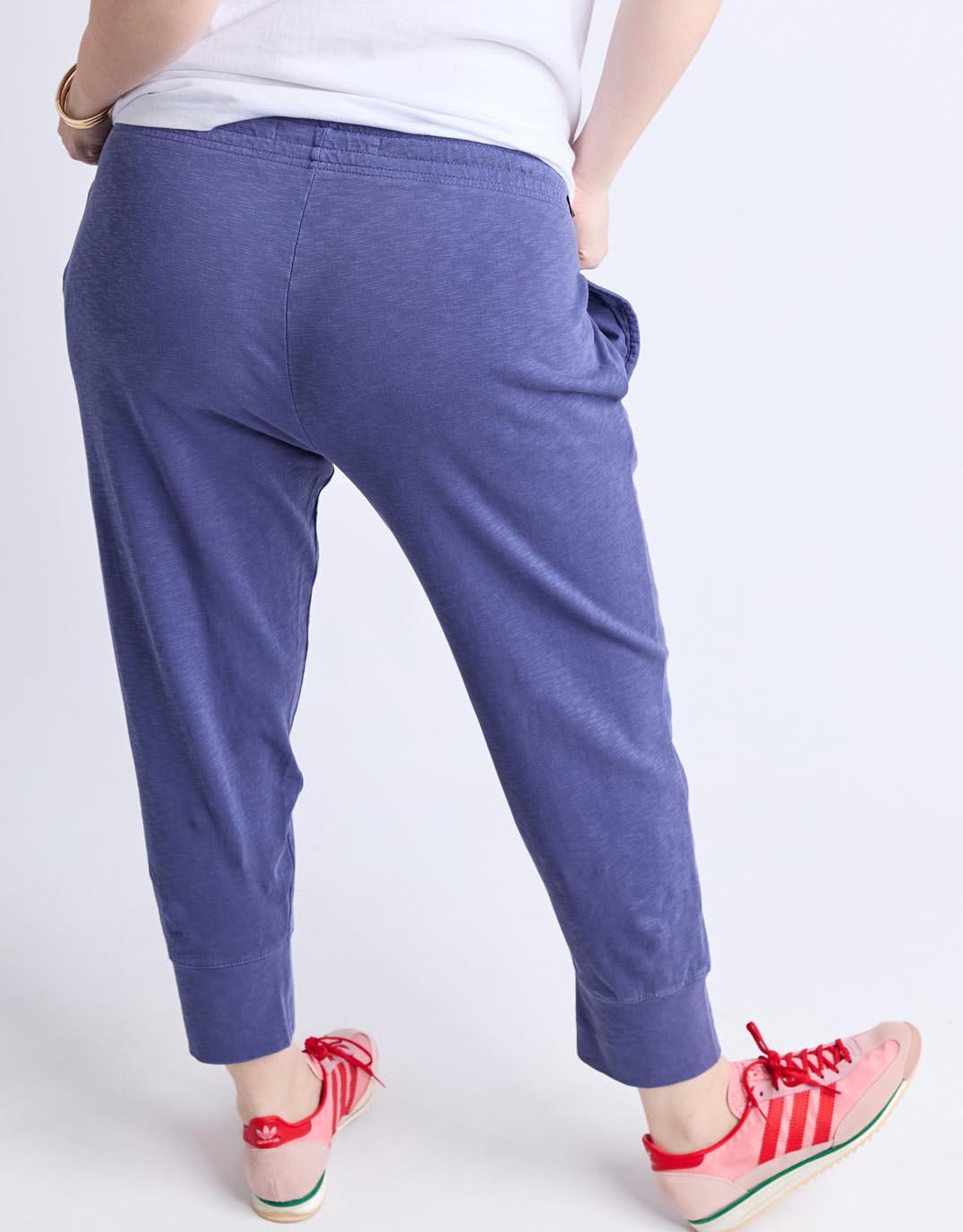 elm-3-4-brunch-pant-vintage-blue-womens-clothing