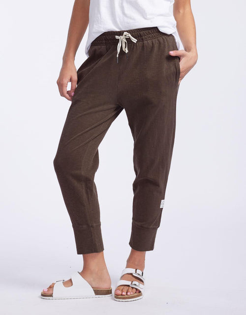 elm-clothing-3-4-brunch-pants-chocolate-womens-clothing