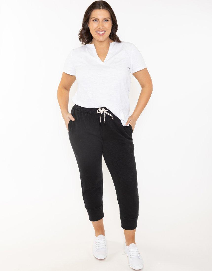 Elm - 3/4 Brunch Pants - Black - White & Co Living Pants