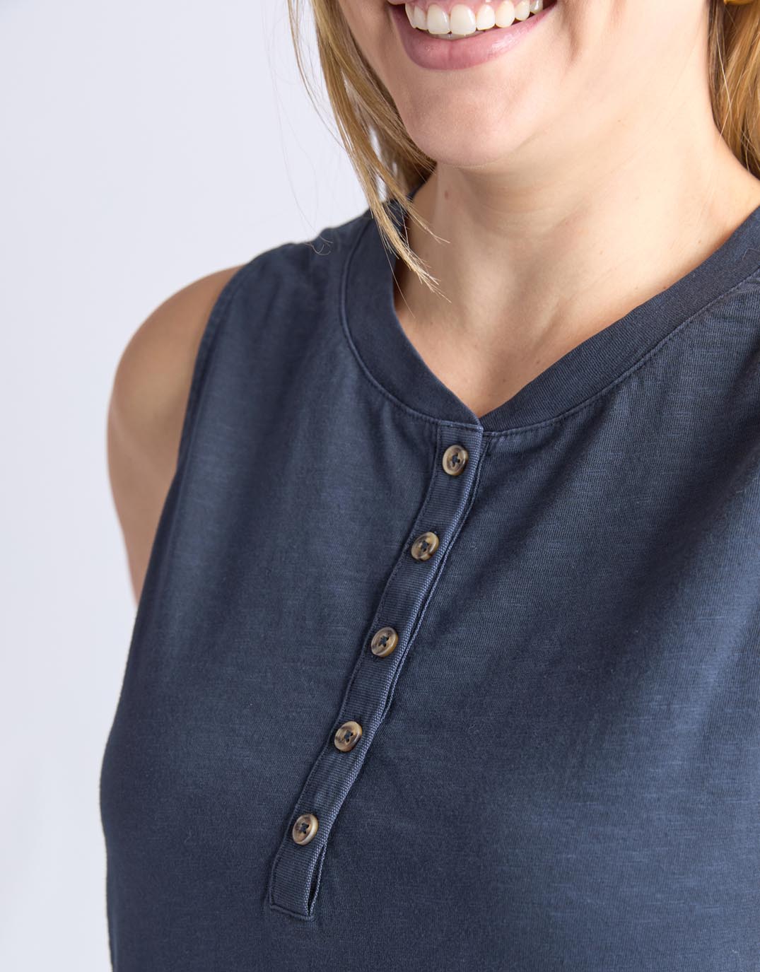 elm-elysian-tank-navy-womens-clothing