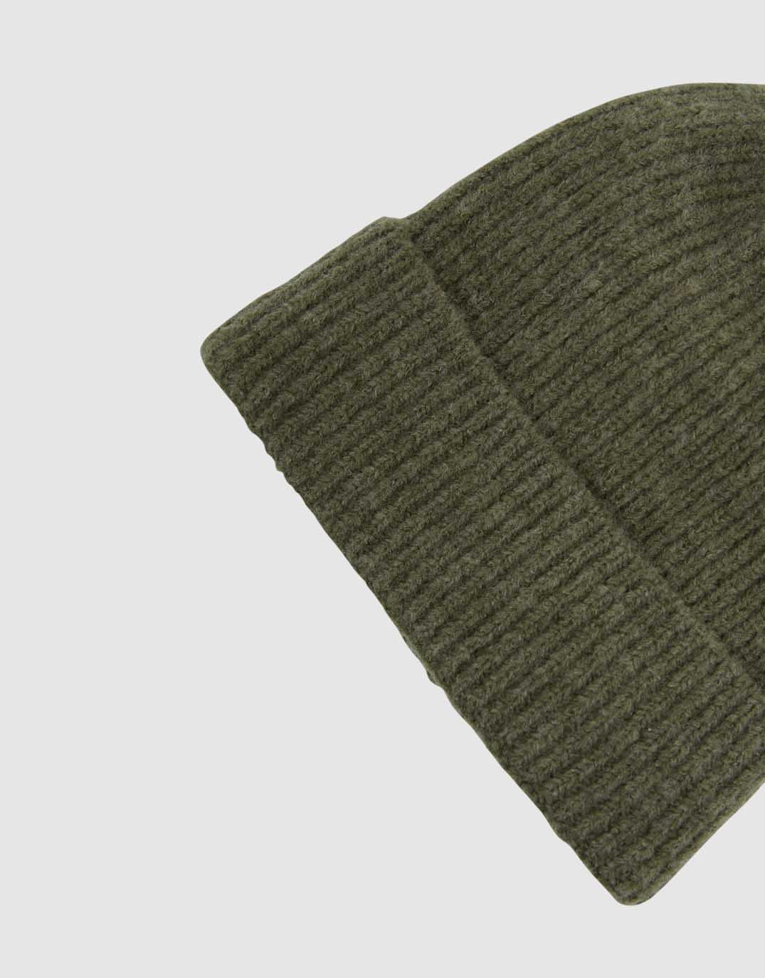 elm-forrest-beanie-four-leaf-clover