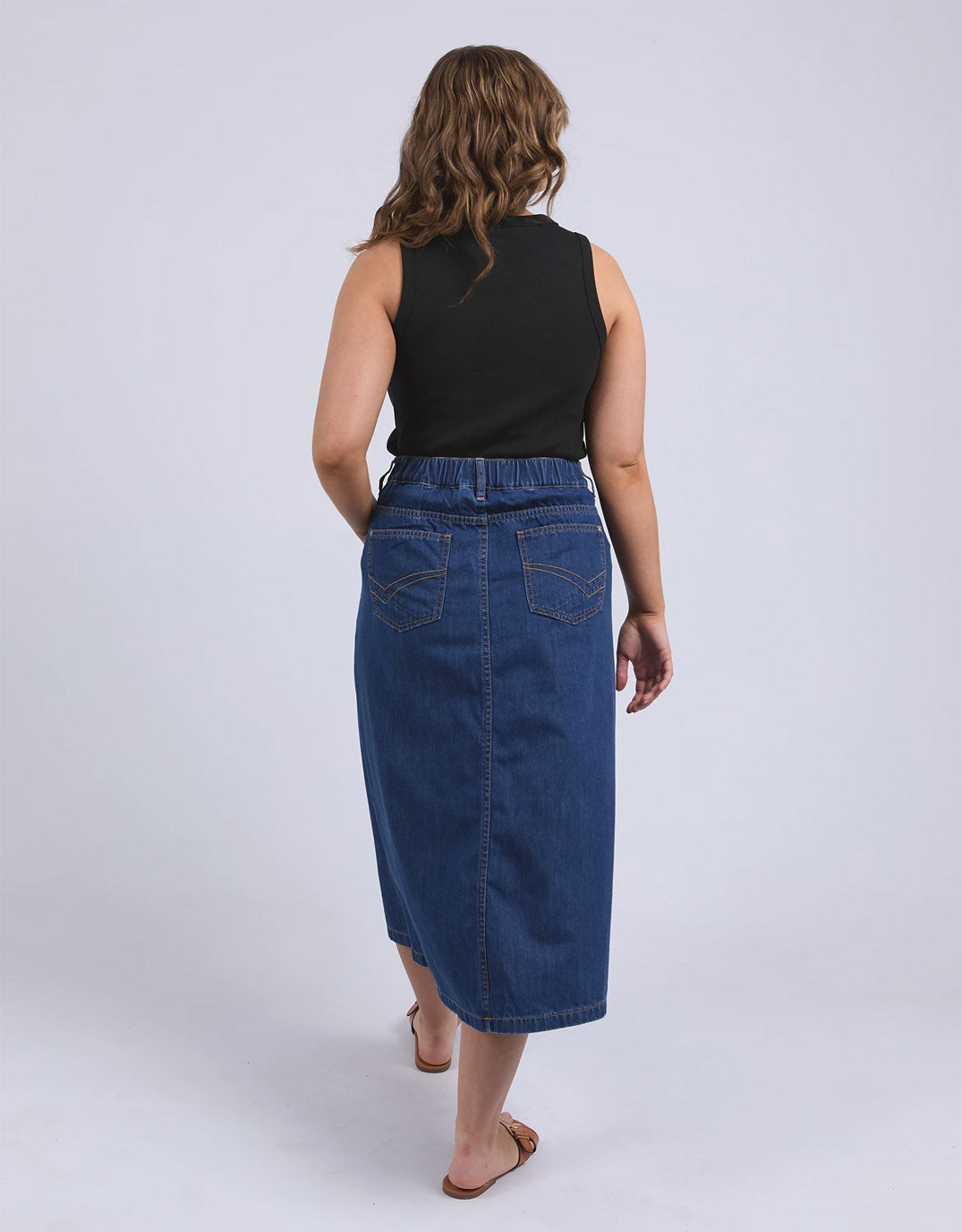 elm-scallop-edge-denim-skirt-mid-blue-wash-womens-clothing