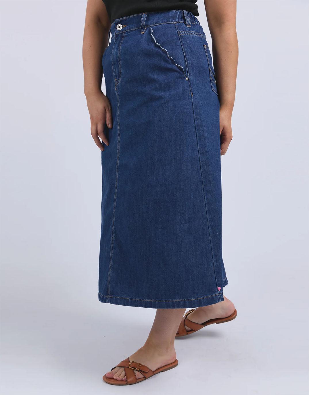 elm-scallop-edge-denim-skirt-mid-blue-wash-womens-clothing