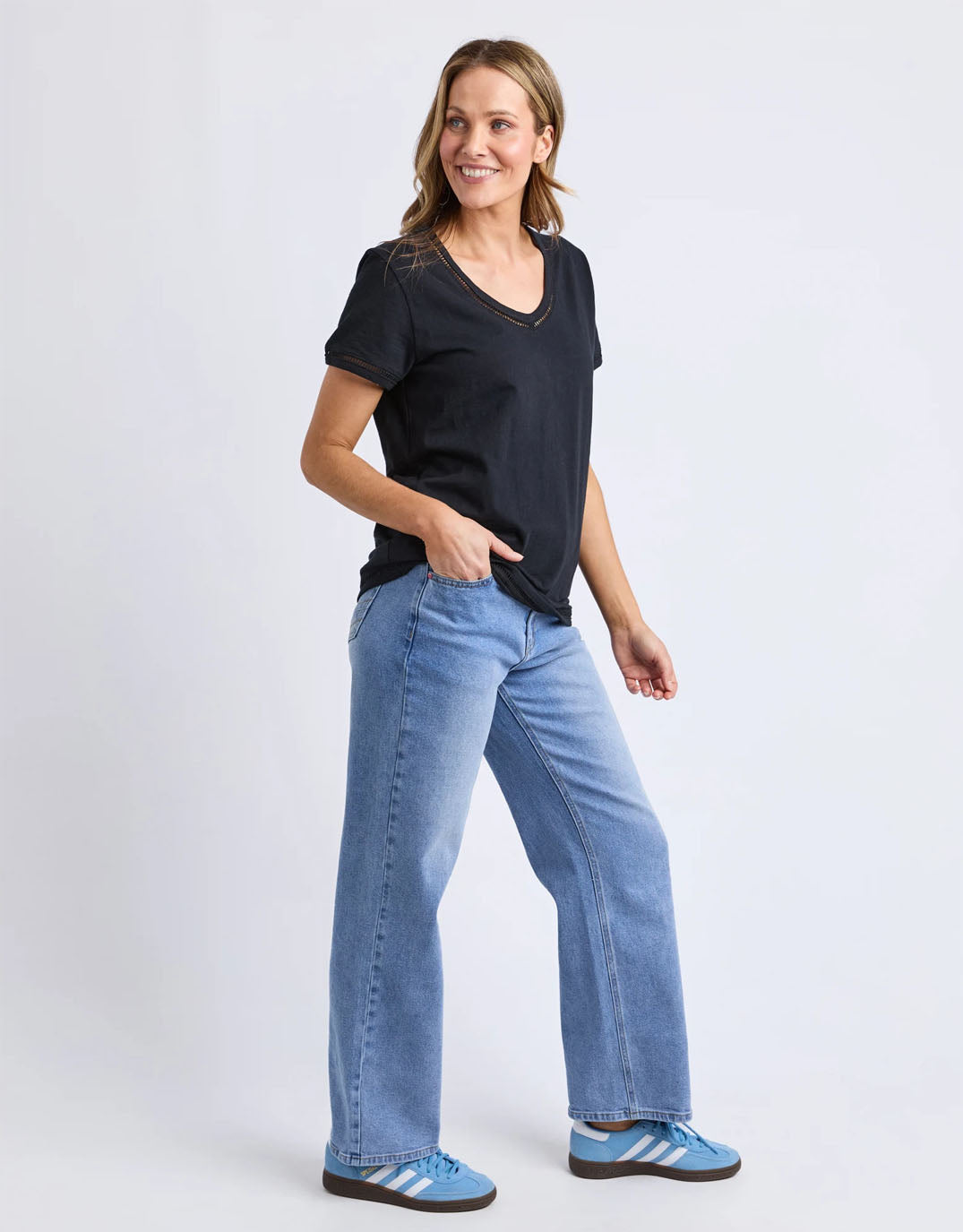 elm-victoria-short-sleeve-tee-black_4