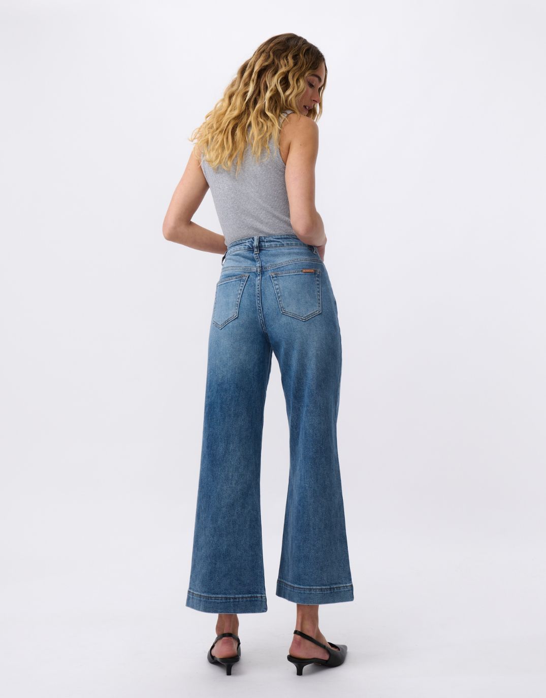 kireina-freya-wide-leg-jeans-dakota-wash-womens-clothing