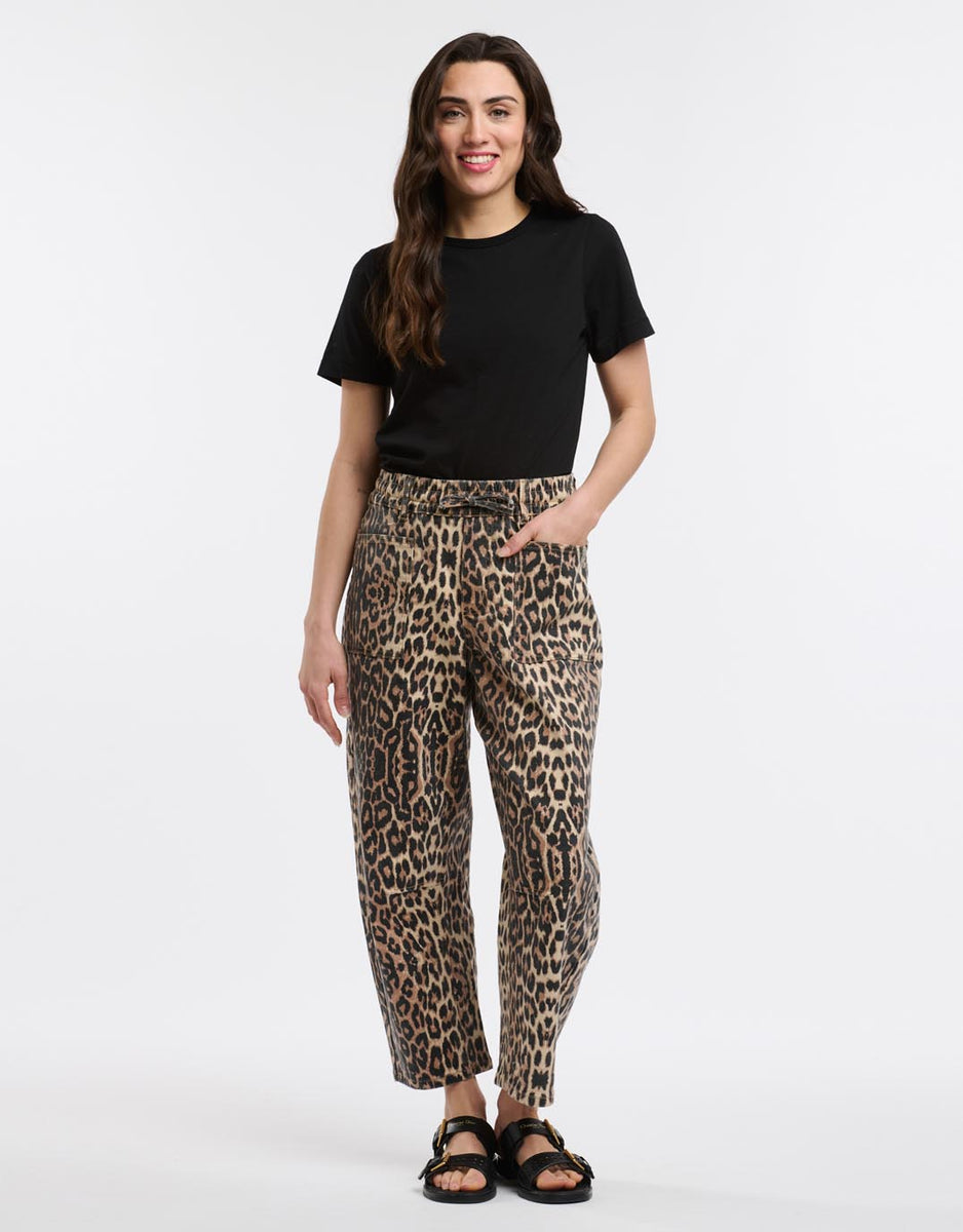 Everyday Leopard Barrel Jean