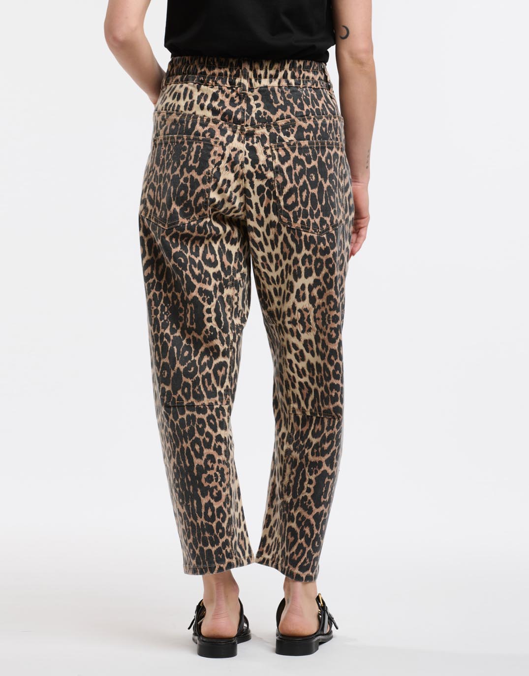 monaco-leo-barrel-jeans-leopard-print-womens-clothing