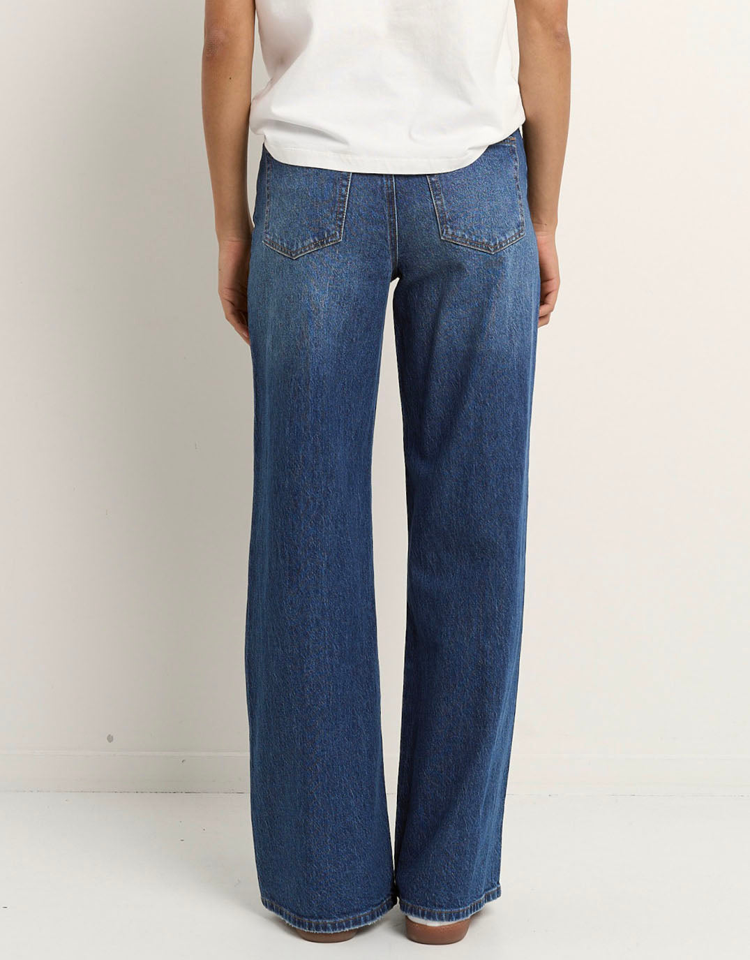 stories-be-told-manhattan-mid-rise-side-stripe-wide-leg-jean-mid-blue-womens-clothing