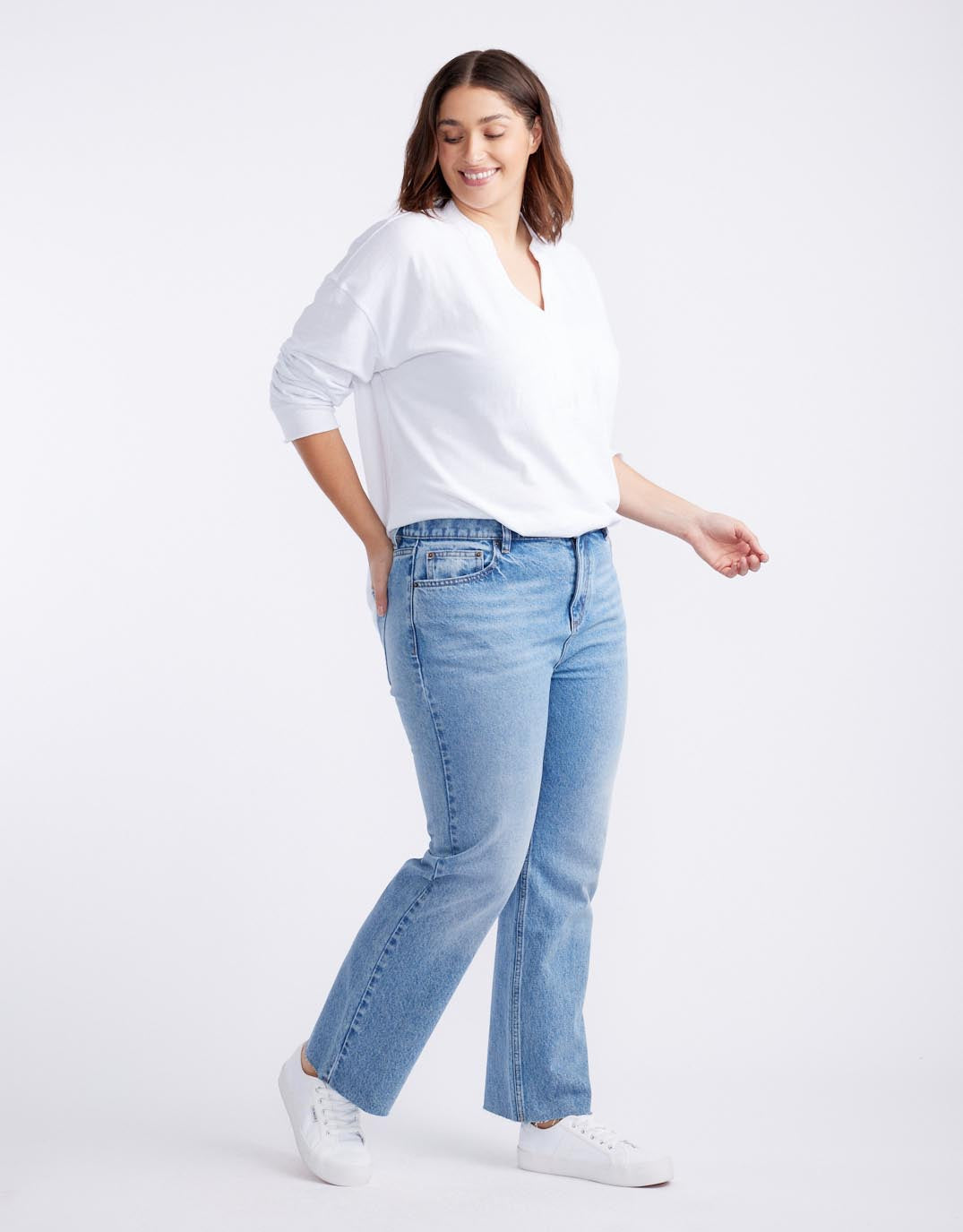 Charlotte Straight Leg Jean - Mid Wash