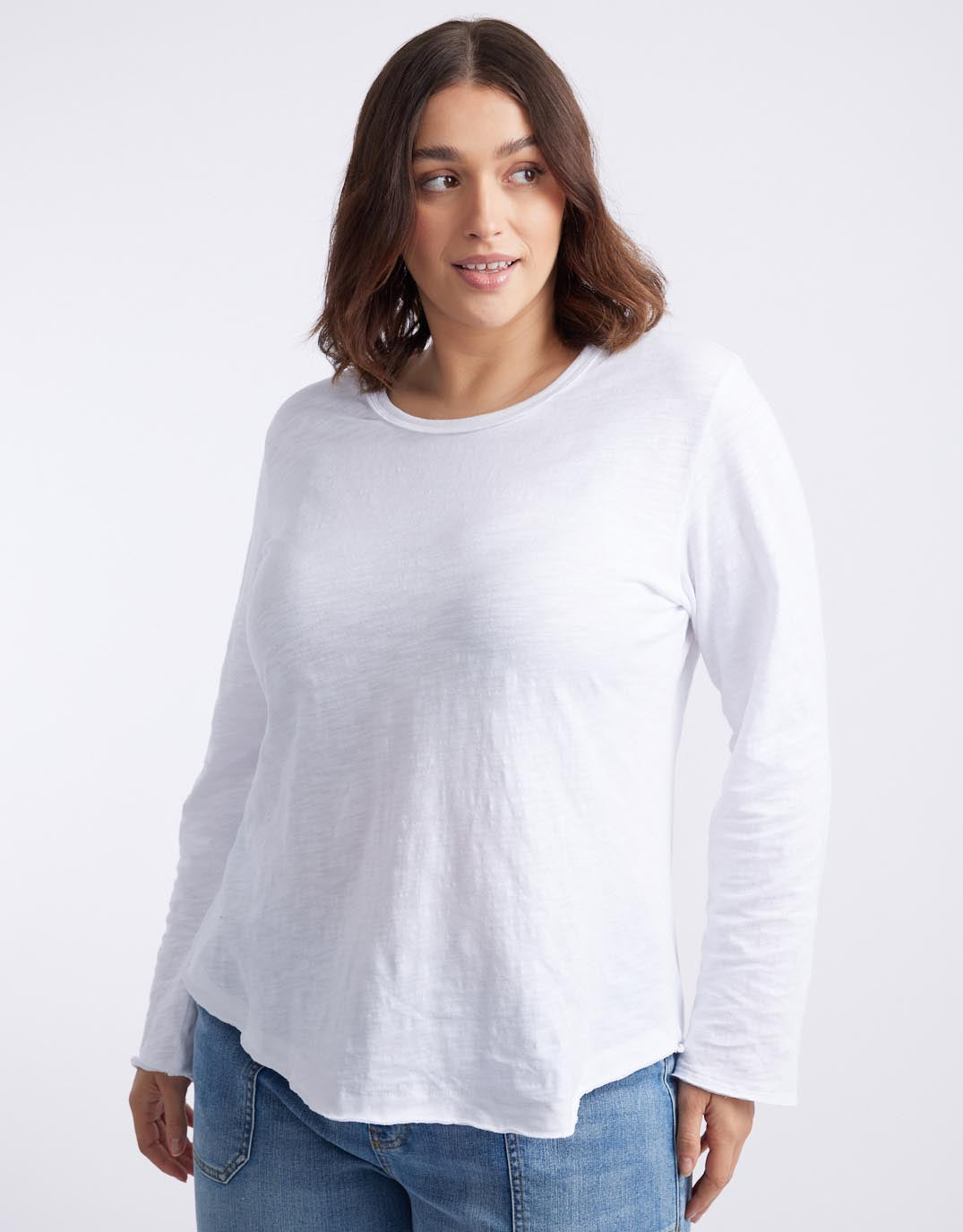 Essential Scoop Hem Long Sleeve T-shirt - White