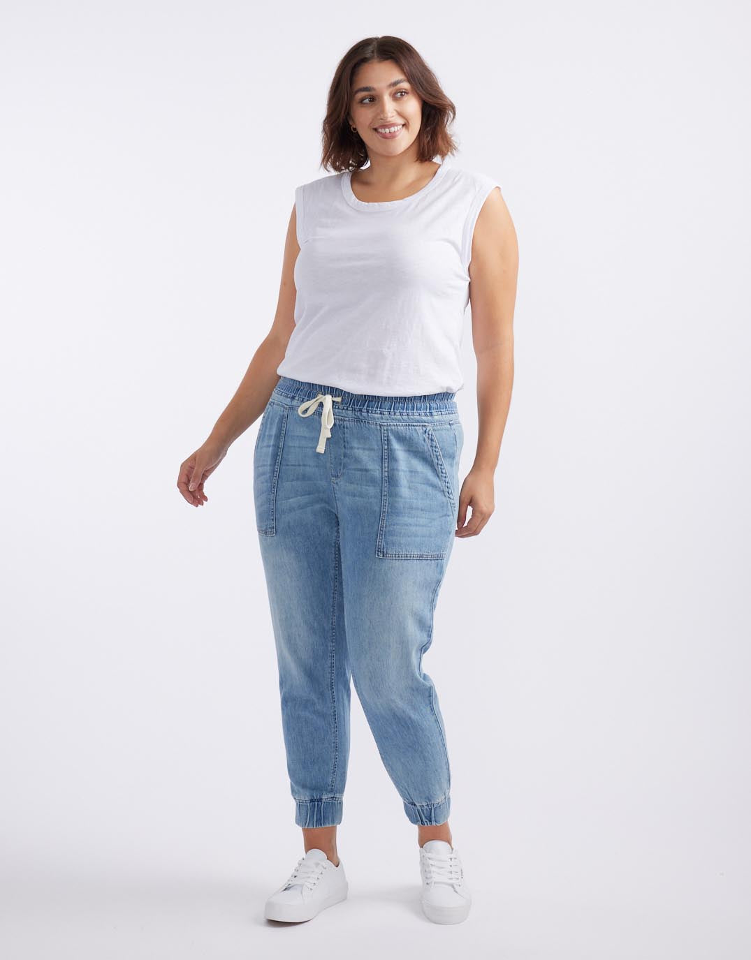 white-co-weekend-utility-pant-mid-wash-womens-clothing