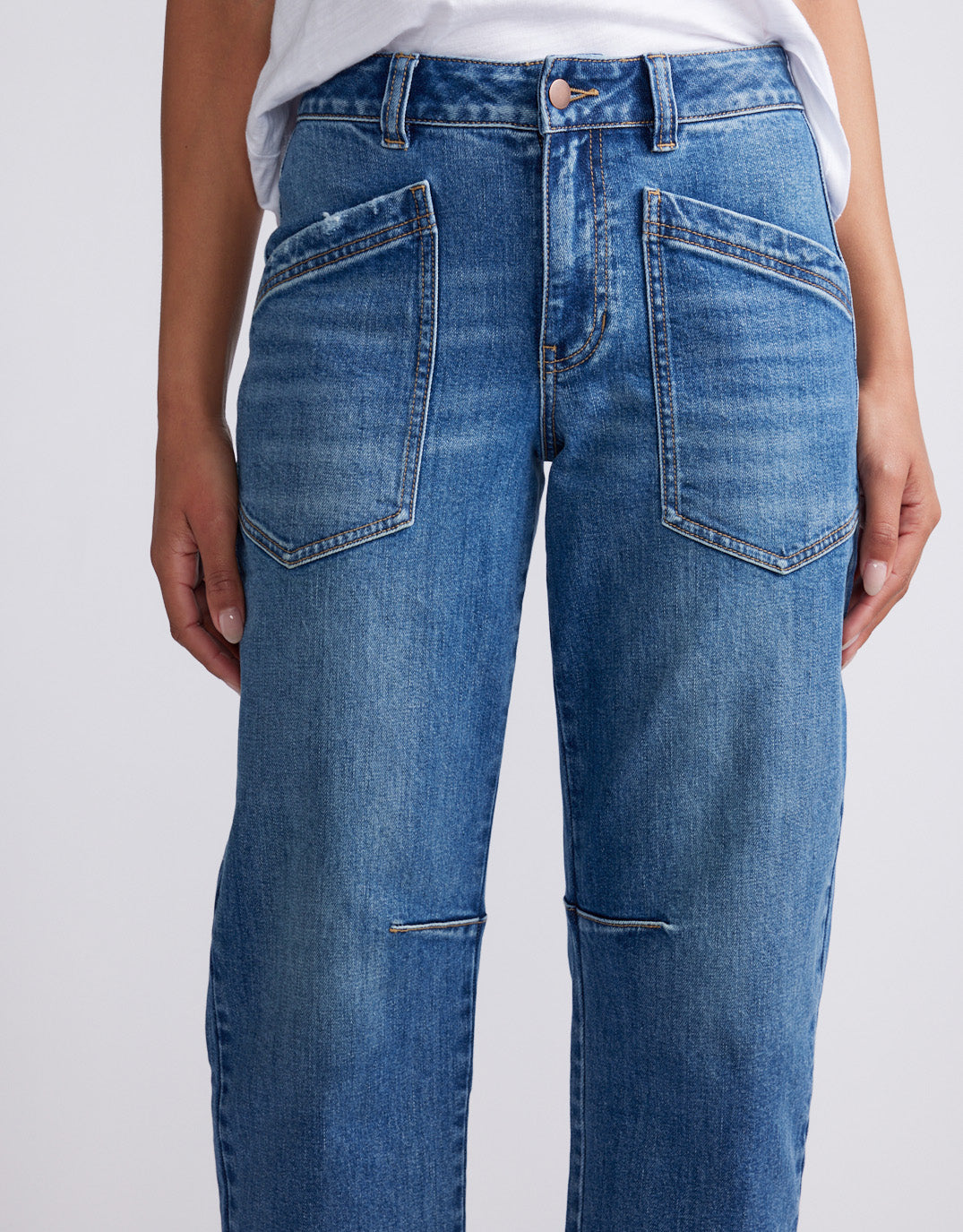 Saskia Cargo Barrel Jean - Mid Wash