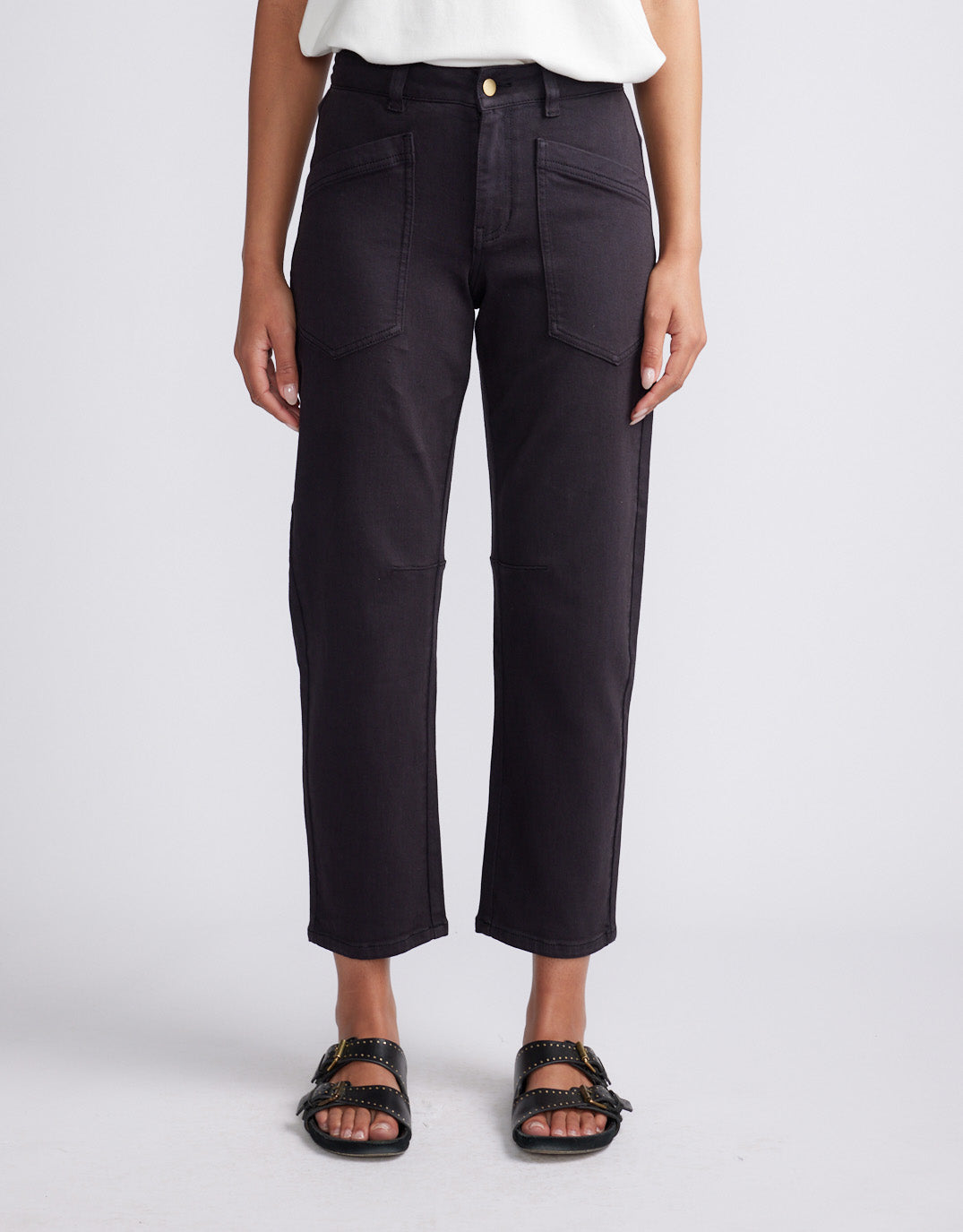 Saskia Cargo Barrel Jean - Washed Black