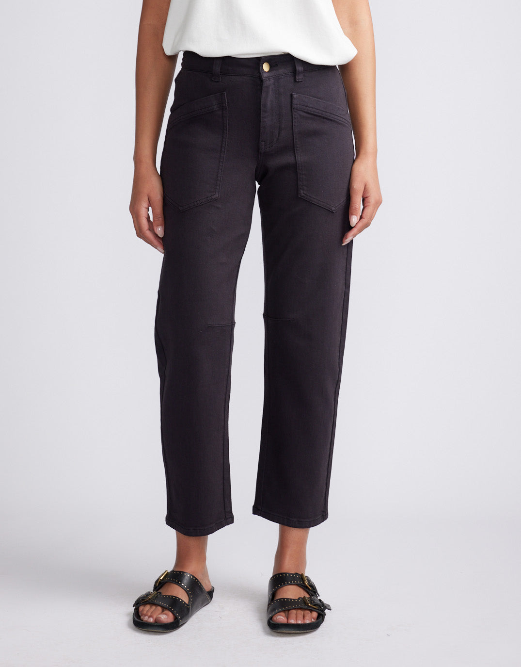 Saskia Cargo Barrel Jean - Washed Black
