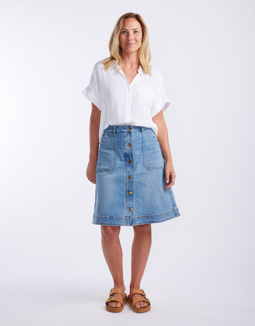white-co-stevie-denim-skirt-mid-wash-womens-clothing