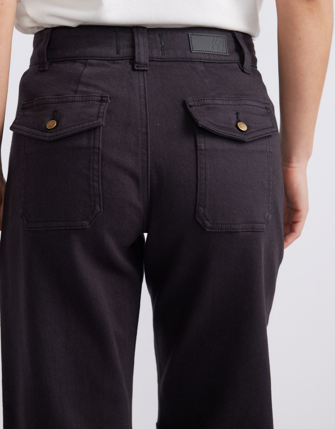 Saskia Stretch Cargo Barrel Jean - Washed Black