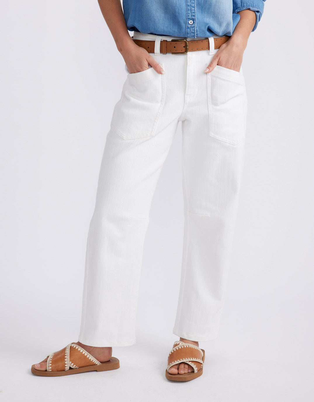 Saskia Stretch Cargo Barrel Jean - White