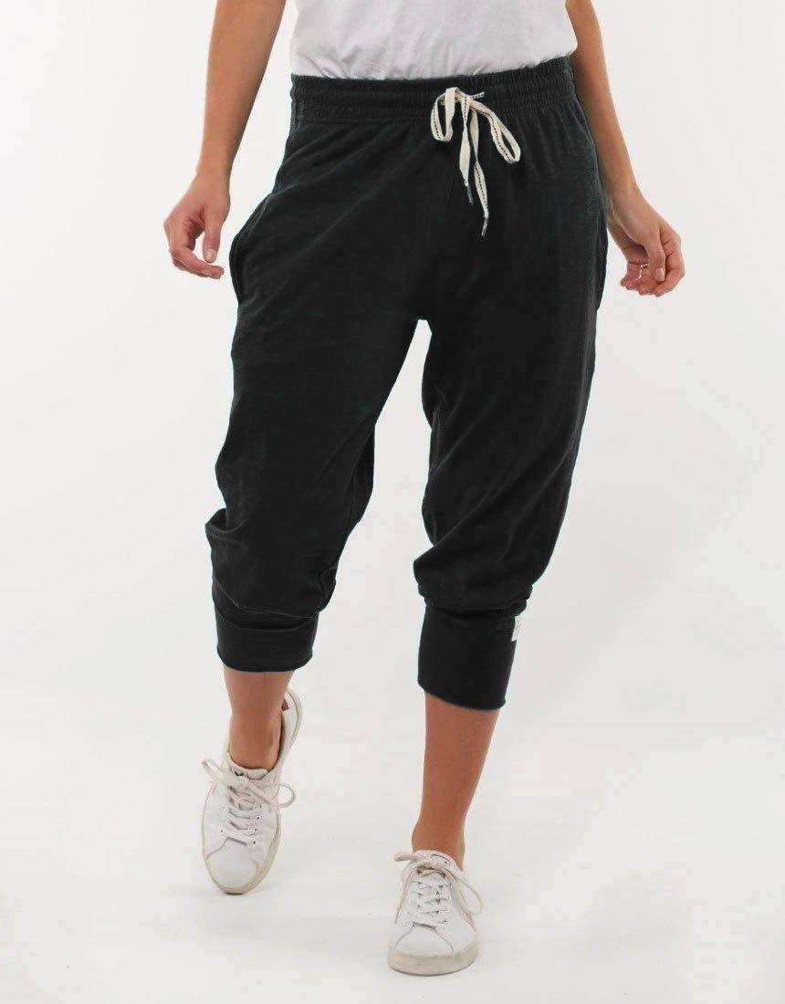 http://whiteandco.com.au/cdn/shop/products/elm-34-brunch-pants-black-white-and-co-living-pants-1.jpg?v=1706655864