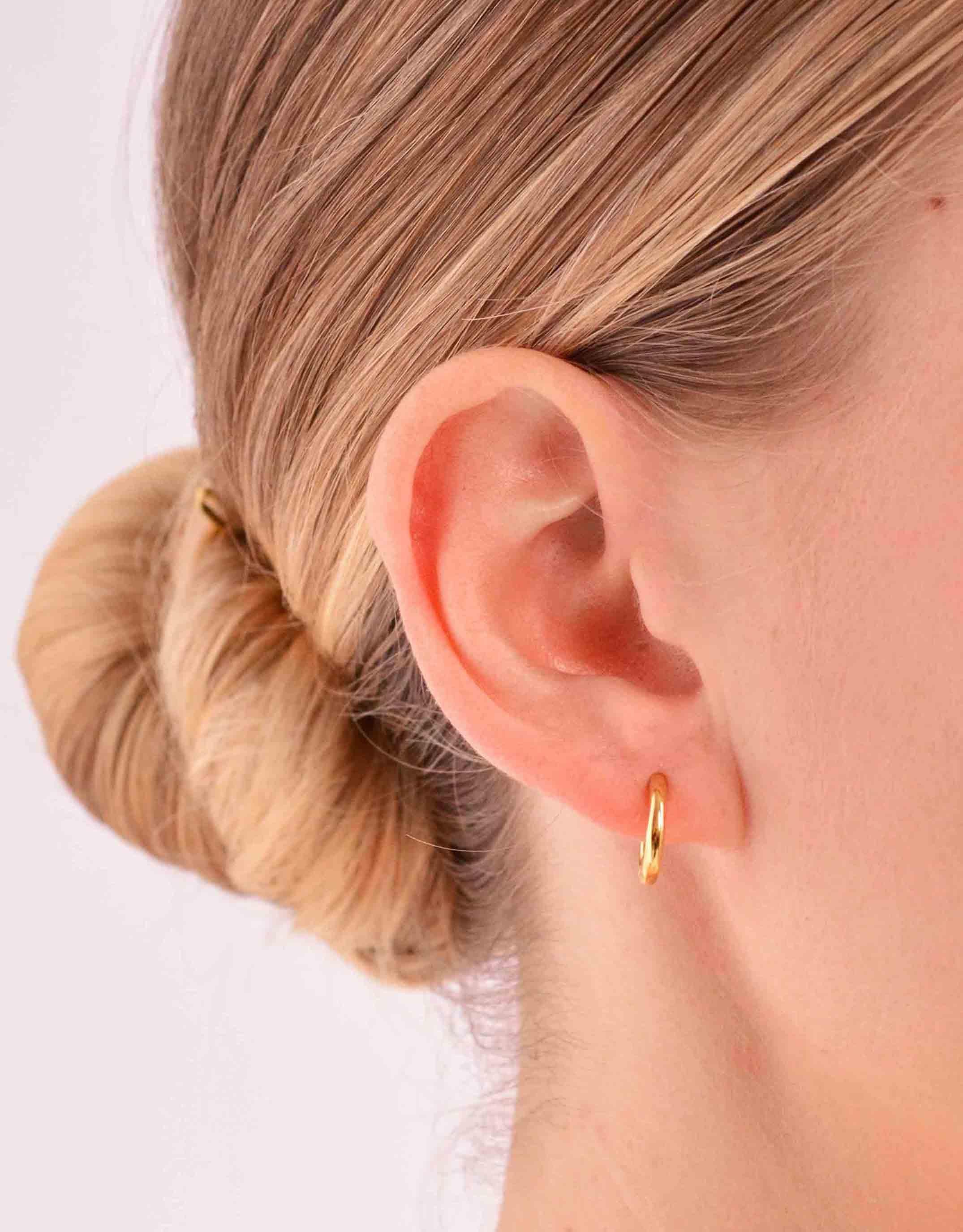 Women's hoop deals earrings gold