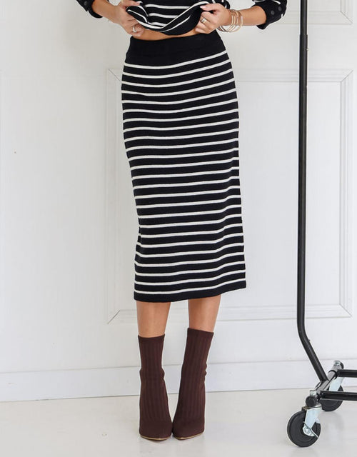 132-fashion-mari-skirt-black-white-stripe-womens-clothing