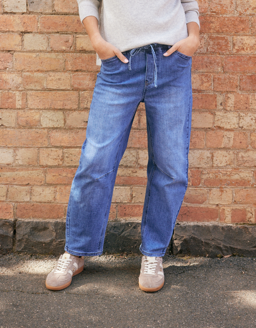 Sienna Barrel Jeans - Mid Blue