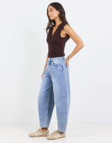 among-the-brave-graduate-stretch-barrel-jeans-light-blue-womens-clothing