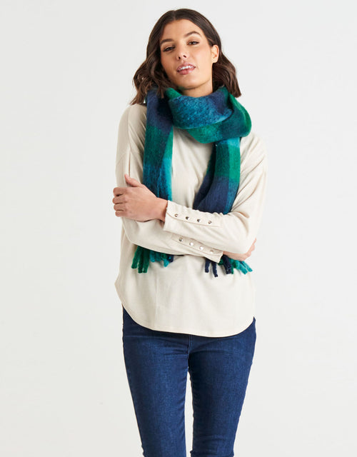 betty-basics-lillian-fluffy-scarf-green-blue-check