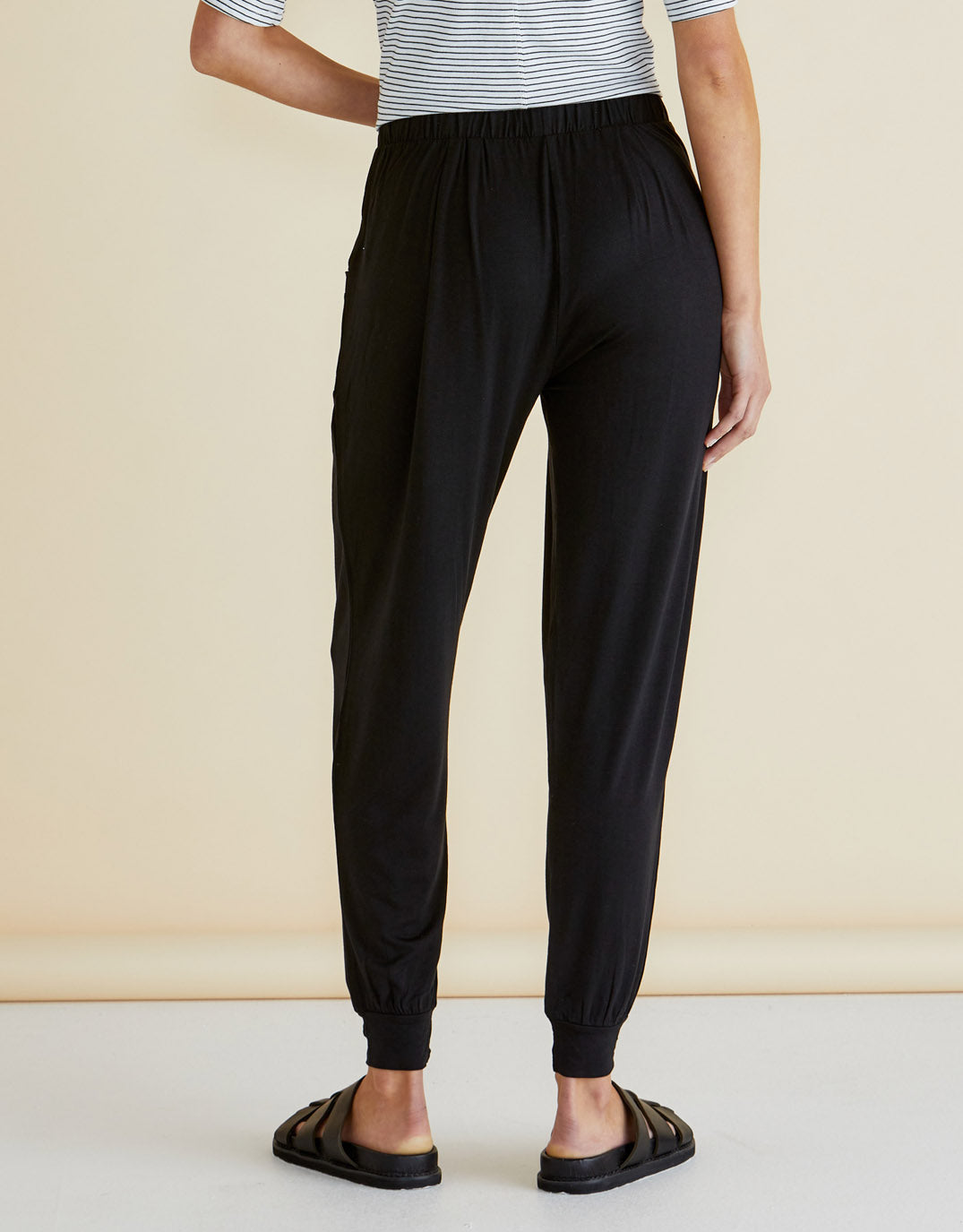 betty-basics-paris-pants-black-womens-clothing