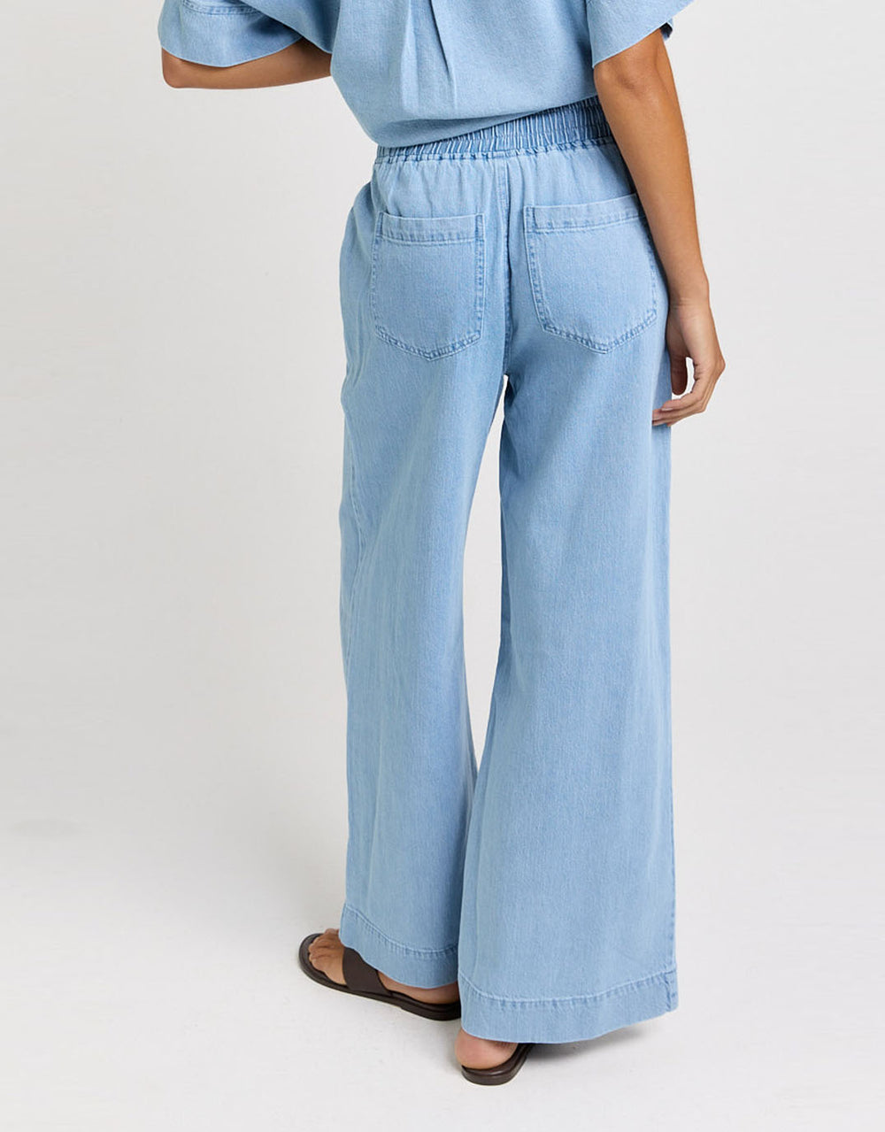 Safra Relax Leg Jean - Medium Wash