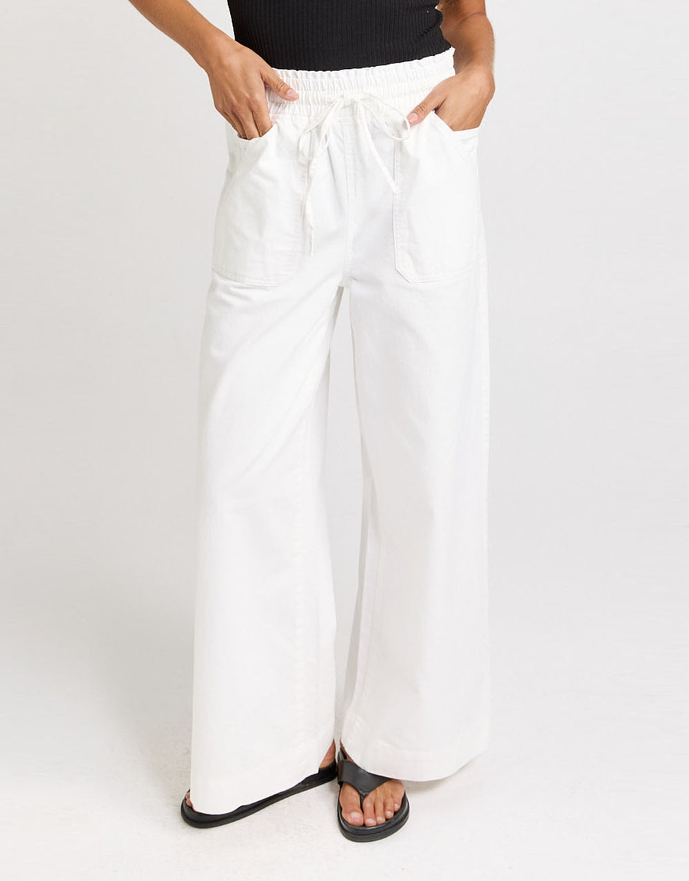 Safra Relax Leg Jean - White