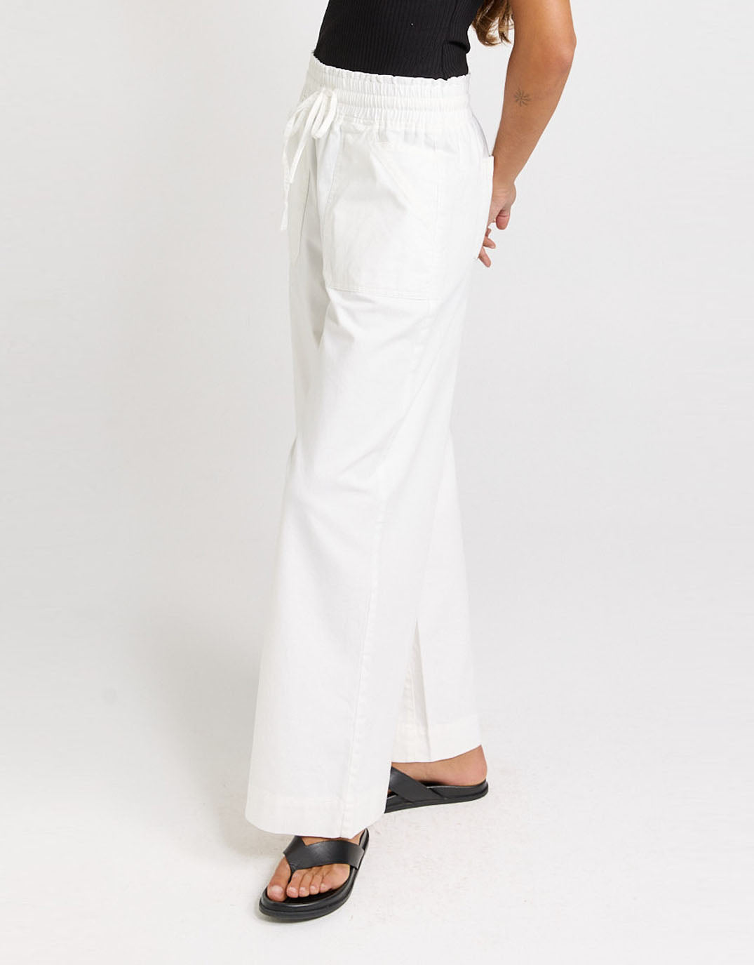 Safra Relax Leg Jean - White