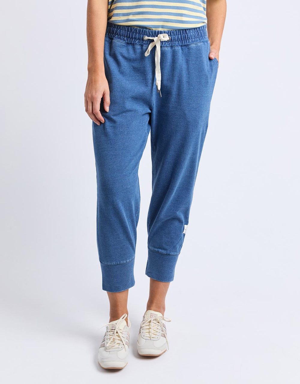 elm-3-4-brunch-pant-blue-denim-look-womens-clothing