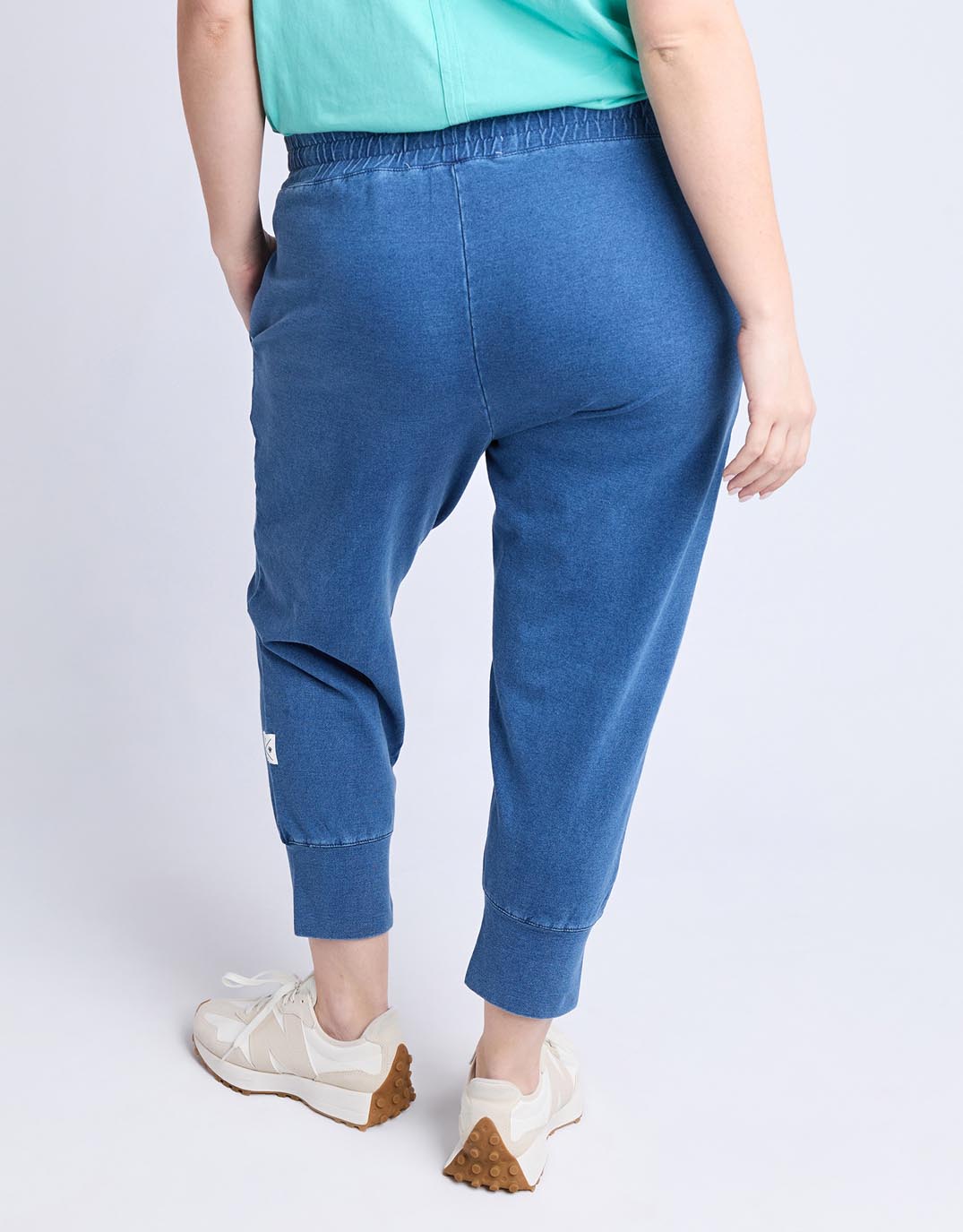 elm-3-4-brunch-pant-blue-denim-look-womens-clothing