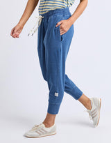 elm-3-4-brunch-pant-blue-denim-look-womens-clothing