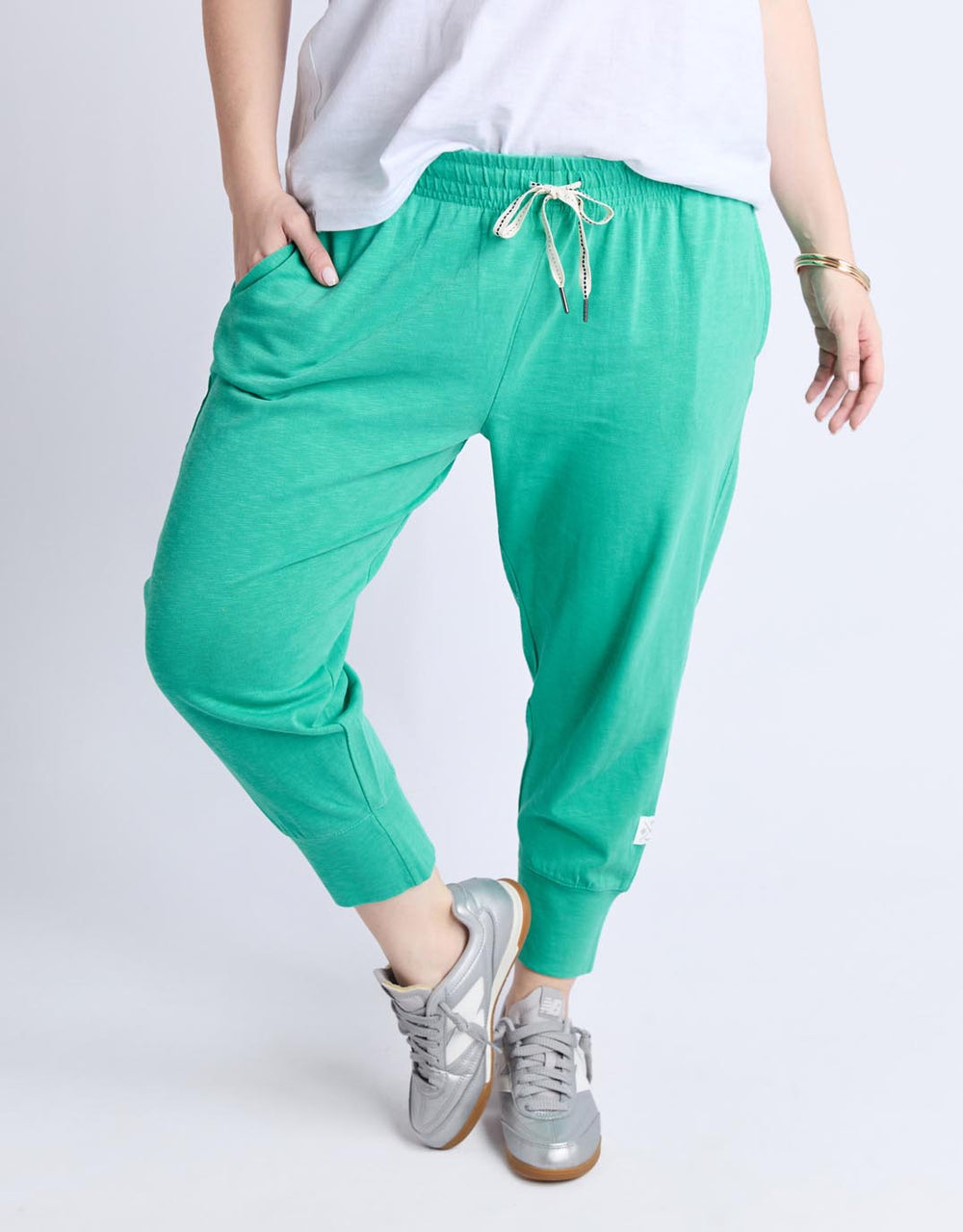 elm-3-4-brunch-pant-gumdrop-green-womens-clothing