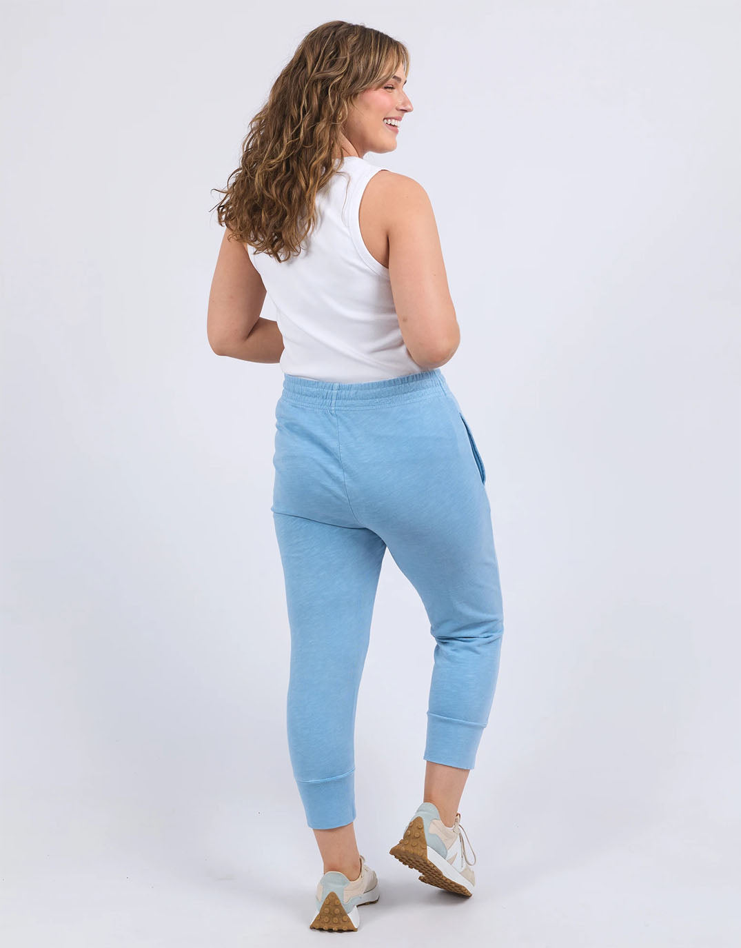 elm-3-4-brunch-pants-dusk-blue-womens-clothing