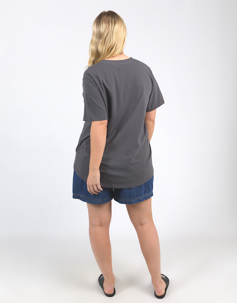 elm-accolade-tee-charcoal-womens-clothing