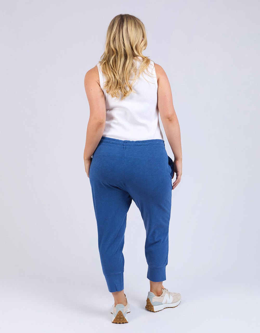 elm-brunch-pant-china-blue-womens-clothing