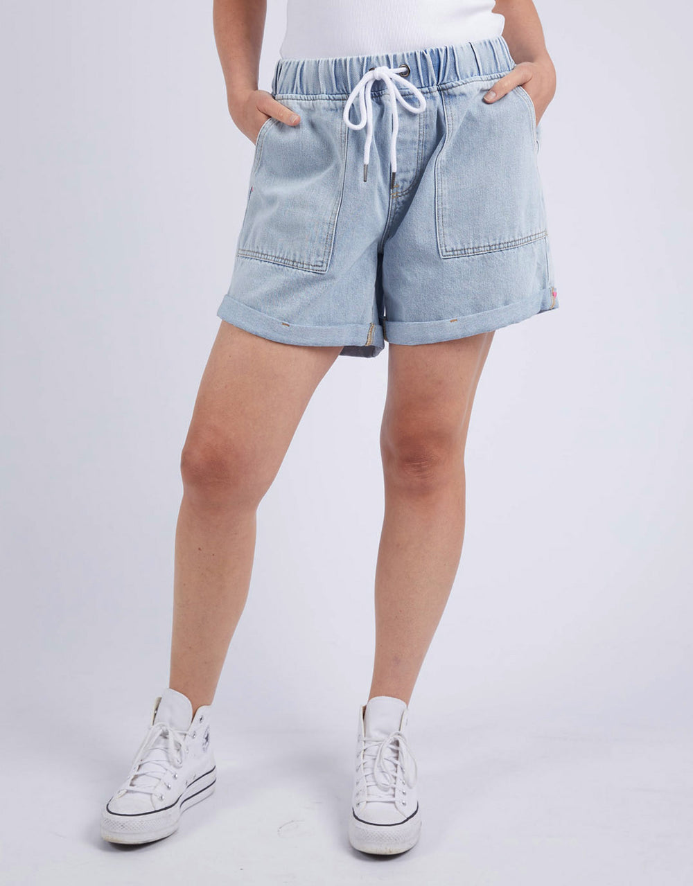 elm-emma-relaxed-denim-short-light-blue-wash-womens-clothing