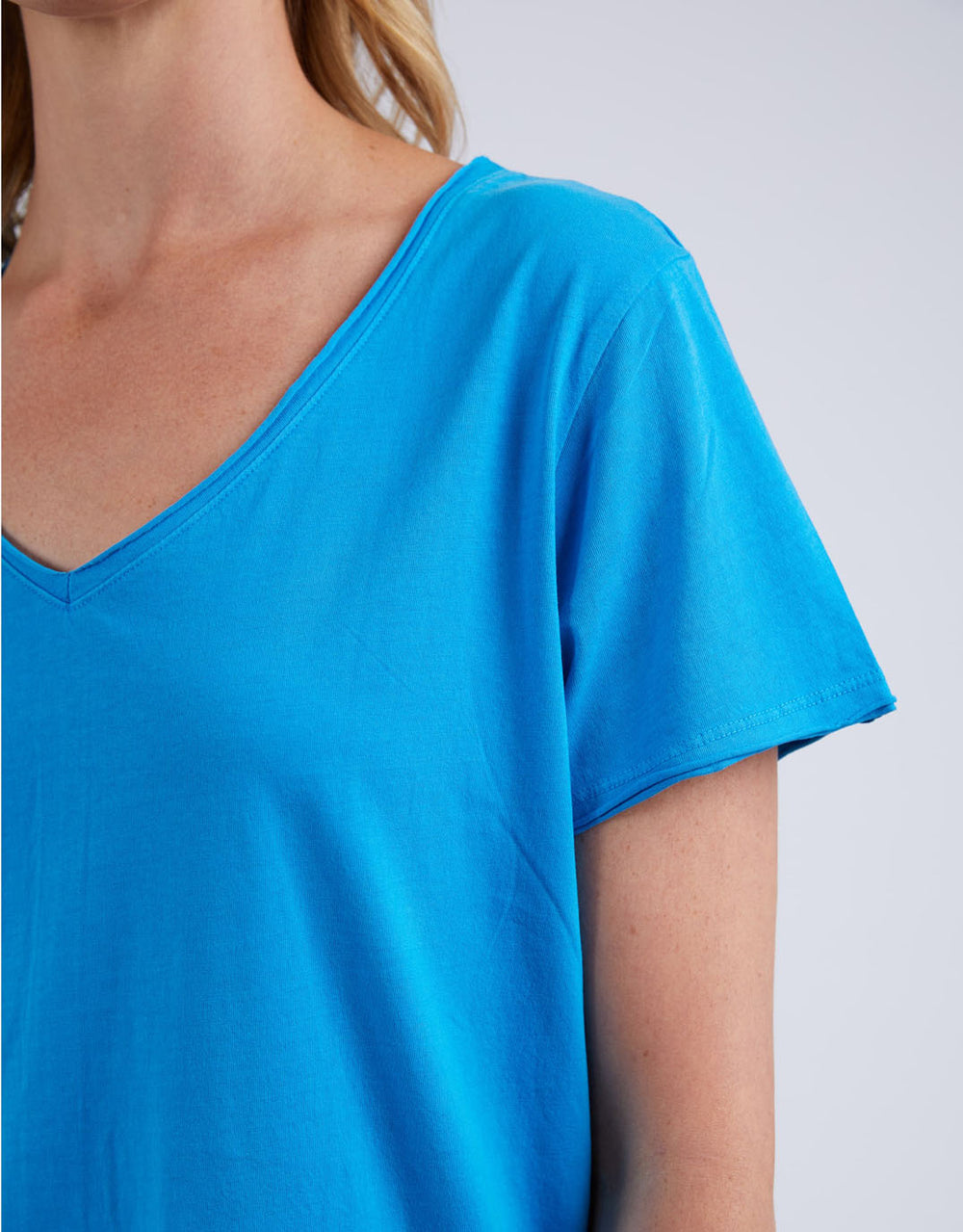 elm-fundamental-vee-tee-ibiza-blue-womens-clothing