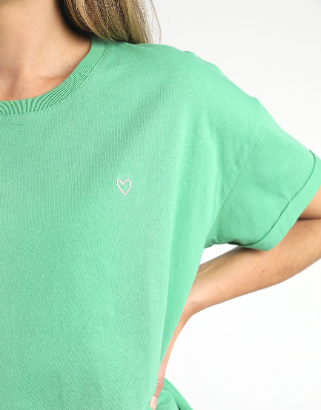 elm-halli-short-sleeve-tee-greenbriar-womens-clothing