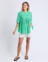 elm-monty-short-sleeve-shirt-gumdrop-green-womens-clothing