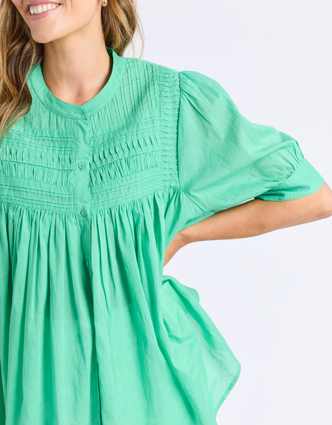 elm-monty-short-sleeve-shirt-gumdrop-green-womens-clothing