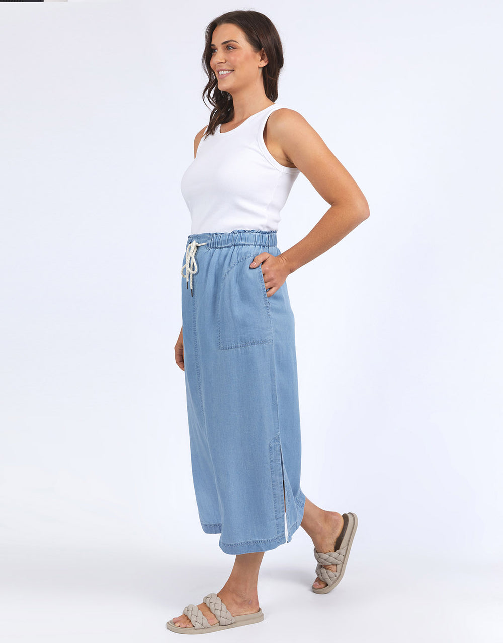 elm-penny-utility-skirt-mid-blue-wash-womens-clothing