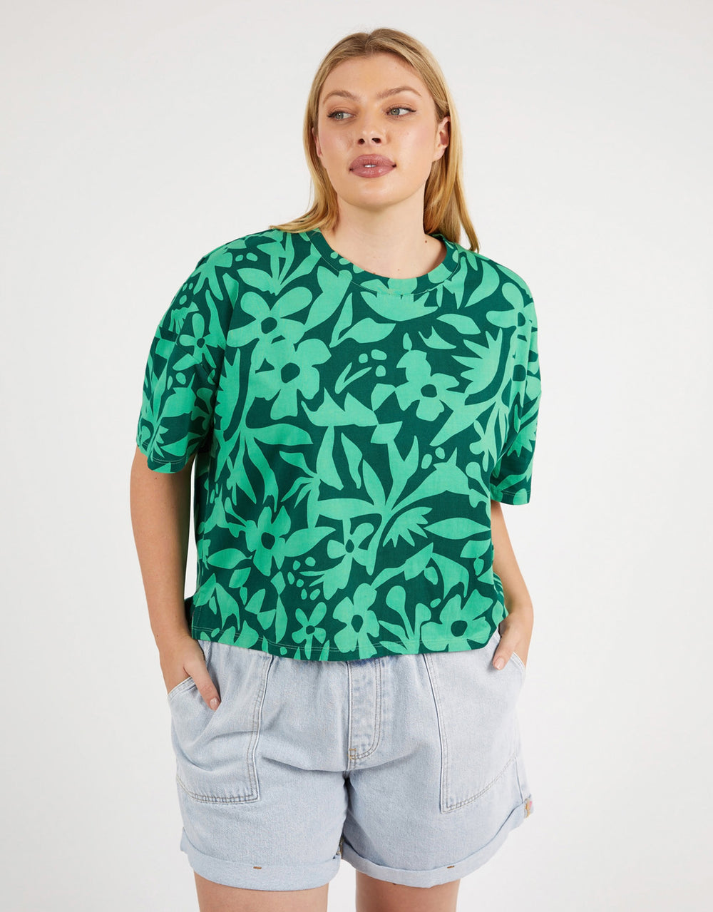 elm-stencil-floral-tee-greenbriar-floral-print-womens-clothing