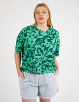 elm-stencil-floral-tee-greenbriar-floral-print-womens-clothing